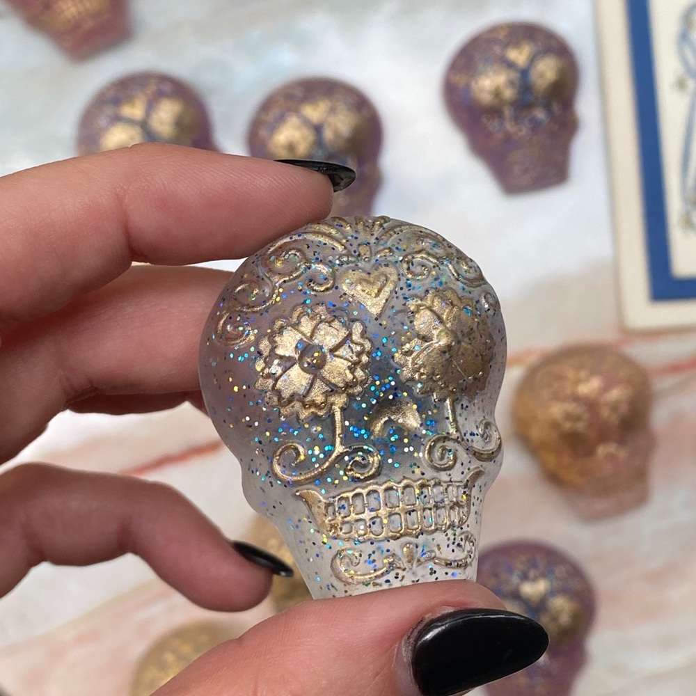PACK OF 4 Magnets Sugar Skull Colorful Resin Art - Picture 10 of 15